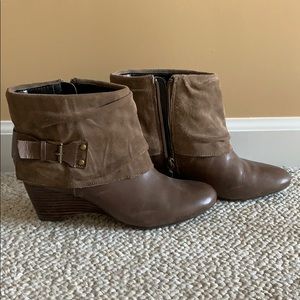 Clarks Women’s Tan Leather Booties